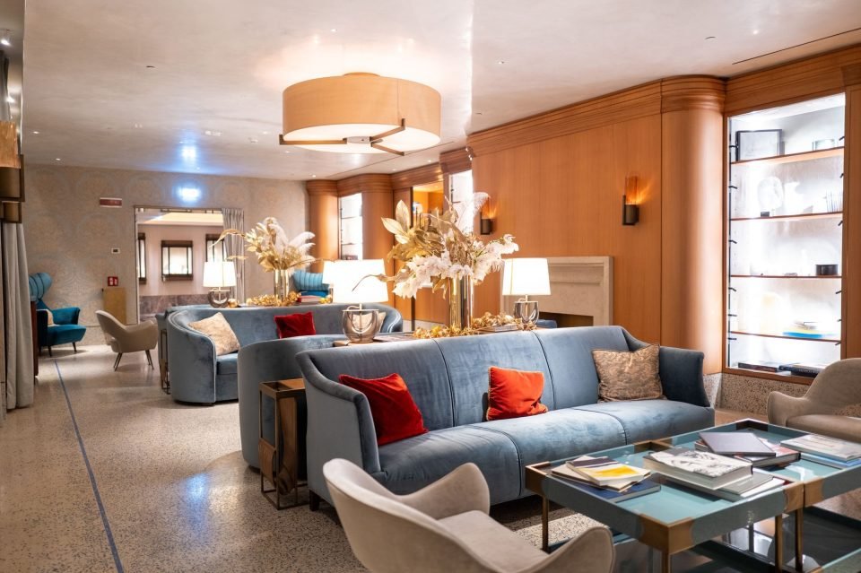 Zoyo Aurelia — Clubhouse