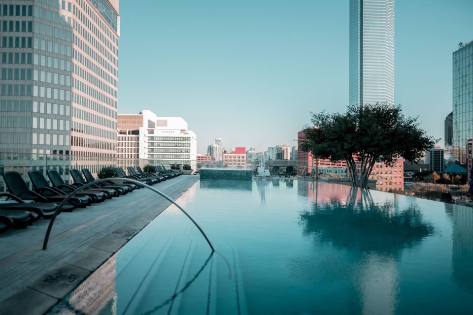 Zoyo Aurelia — Resort-style pool
