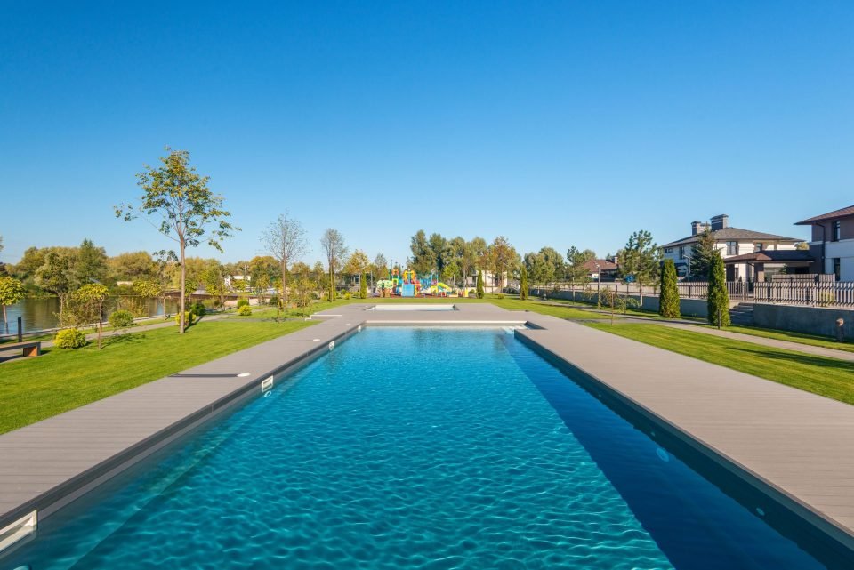 Zoyo Meadowline — Lap pool